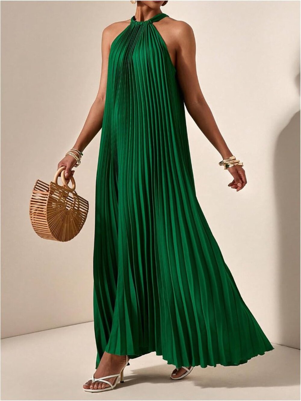 〽️Women's Dark Green Pleated Maxi Dress Halter Neck Flowy Beach Wedding Dress - Picture 3 of 5